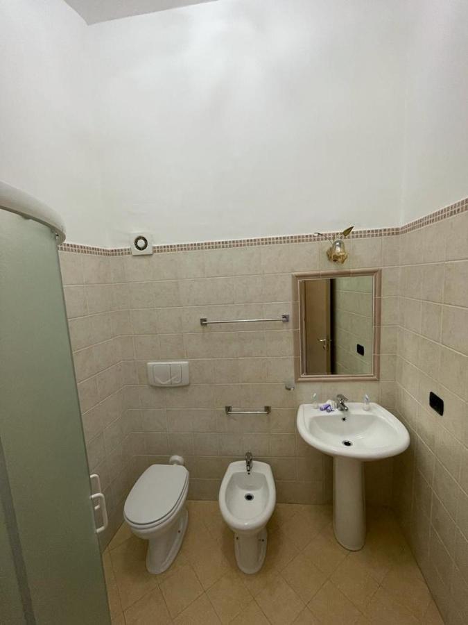 לינה וארוחת בוקר סקליאה Oz House מראה חיצוני תמונה